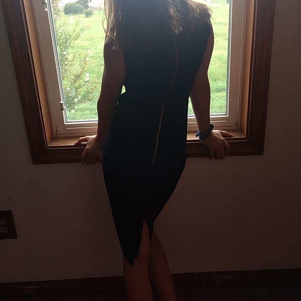 Dress - Picture 4 of 4
